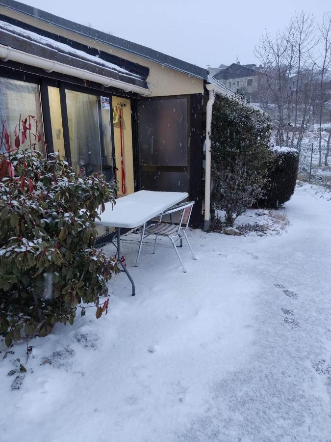 Les Fontanilles Odeillo Chalet 60 Wifi & Parking Gratuit Expose Plein Sud & Plein Pied , Draps & Serviettes De Toilettes Non Inclus, Sabanas Y Toallas No Incluidos エクステリア 写真